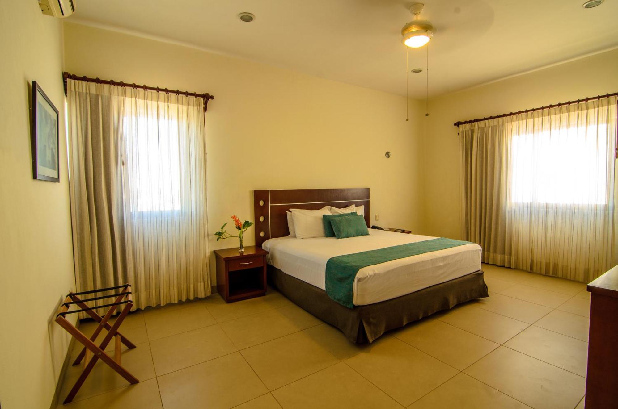Meson De La Luna Hotel & Spa เมริดา ภายนอก รูปภาพ